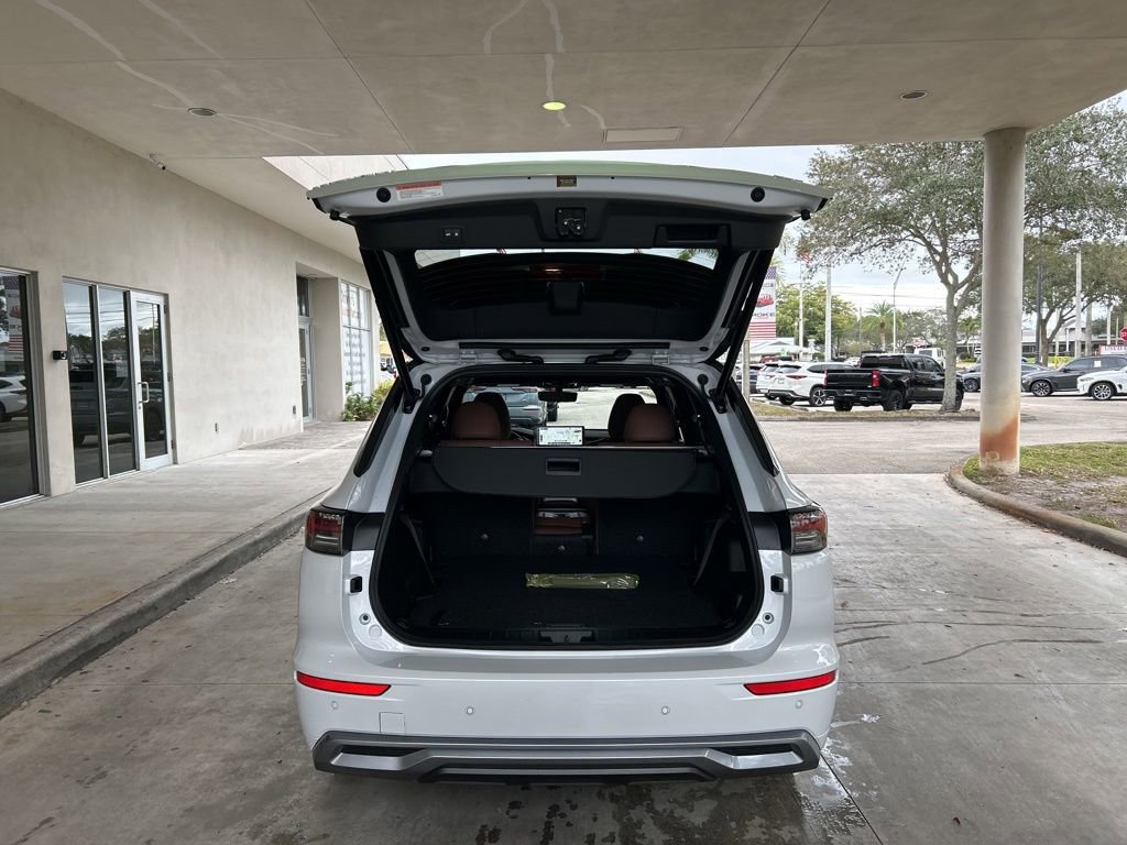 New 2026 Mitsubishi Outlander SEL image 33