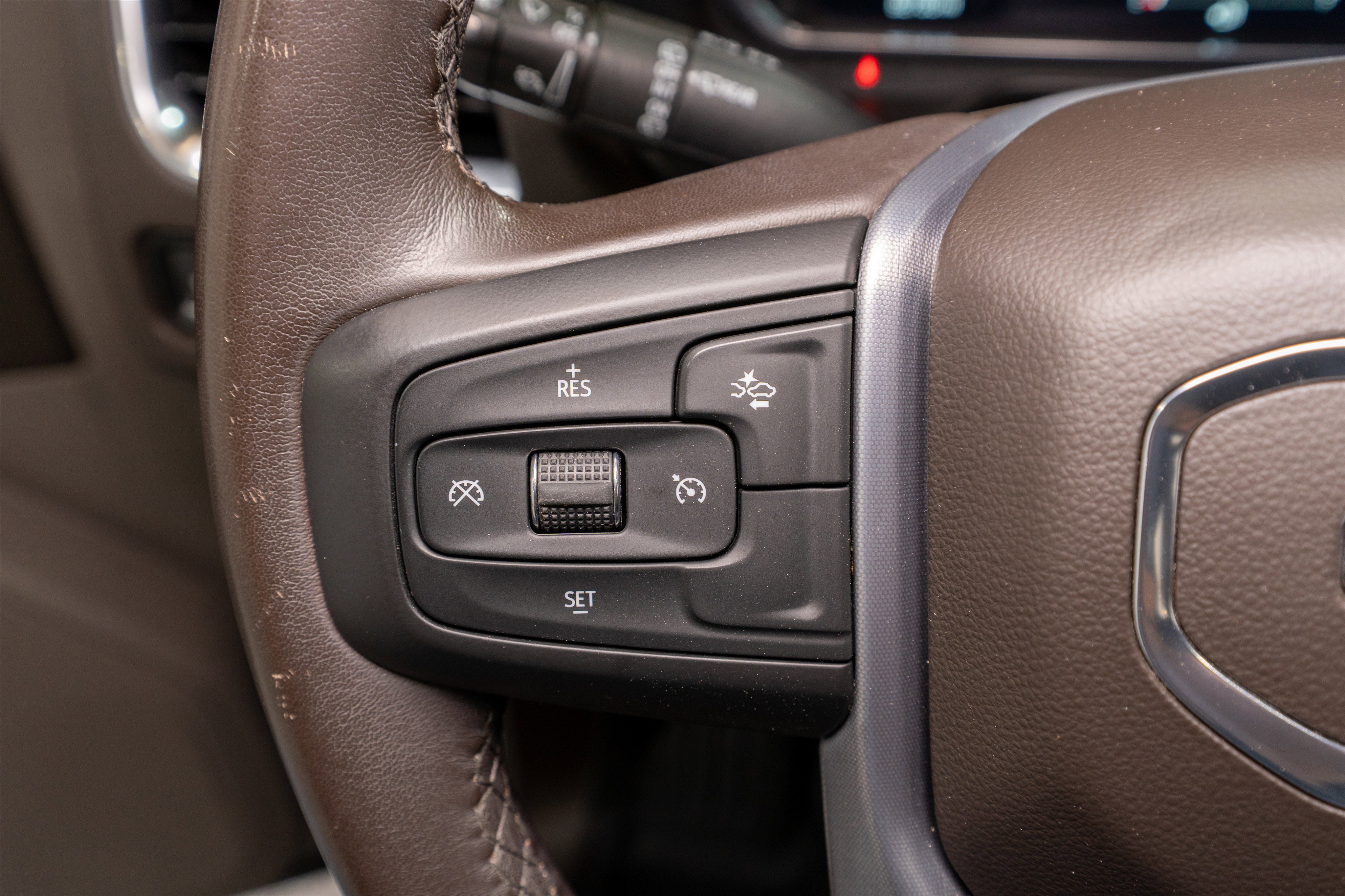 Used 2022 GMC Yukon SLE RWD image 23