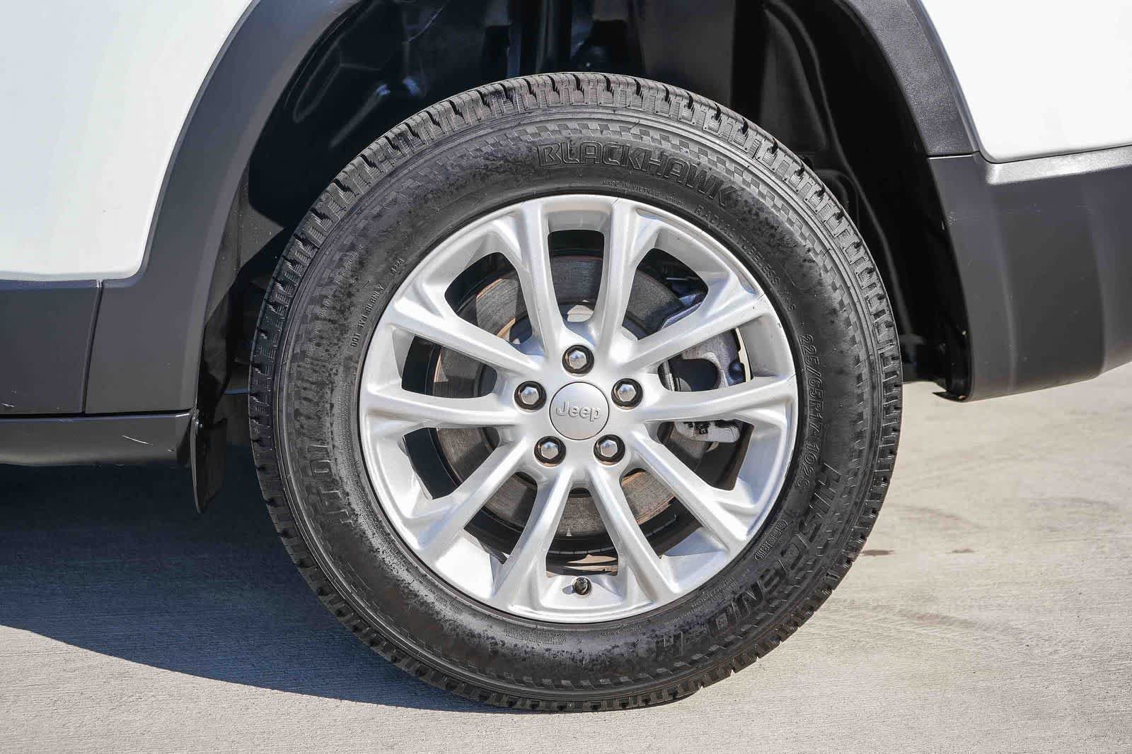 Used 2022 Jeep Cherokee Latitude Lux FWD image 10