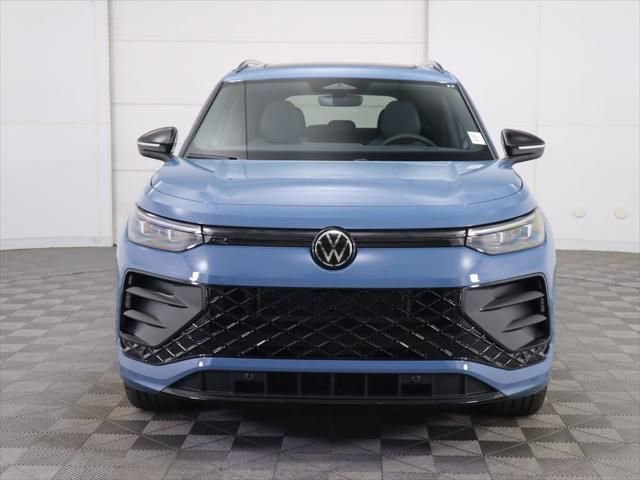 New 2026 Volkswagen Tiguan SE R-Line image 2