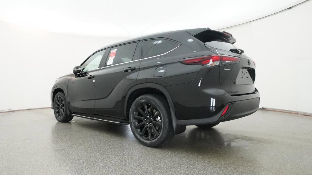 New 2026 Toyota Highlander XLE image 13