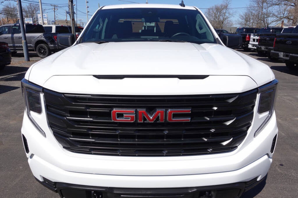Used 2023 GMC Sierra 1500 Pro w/ Graphite Edition AWD/4WD image 9