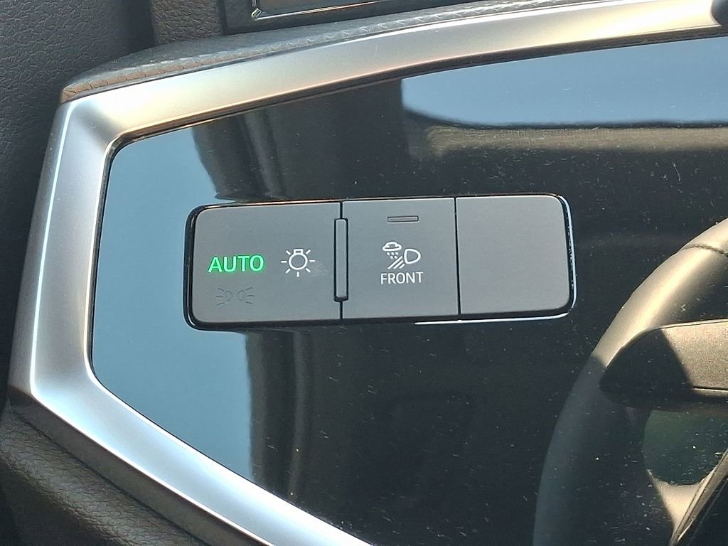 Certified 2025 Audi Q3 2.0T Premium w/ Convenience Package image 22