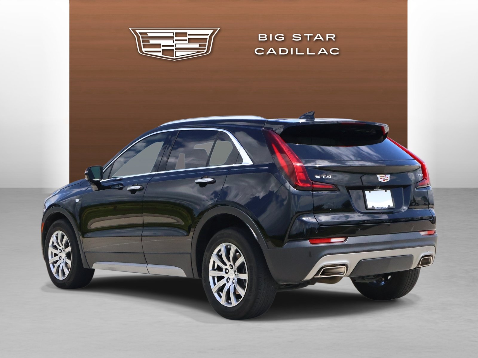 Certified 2023 Cadillac XT4 Premium Luxury FWD image 3