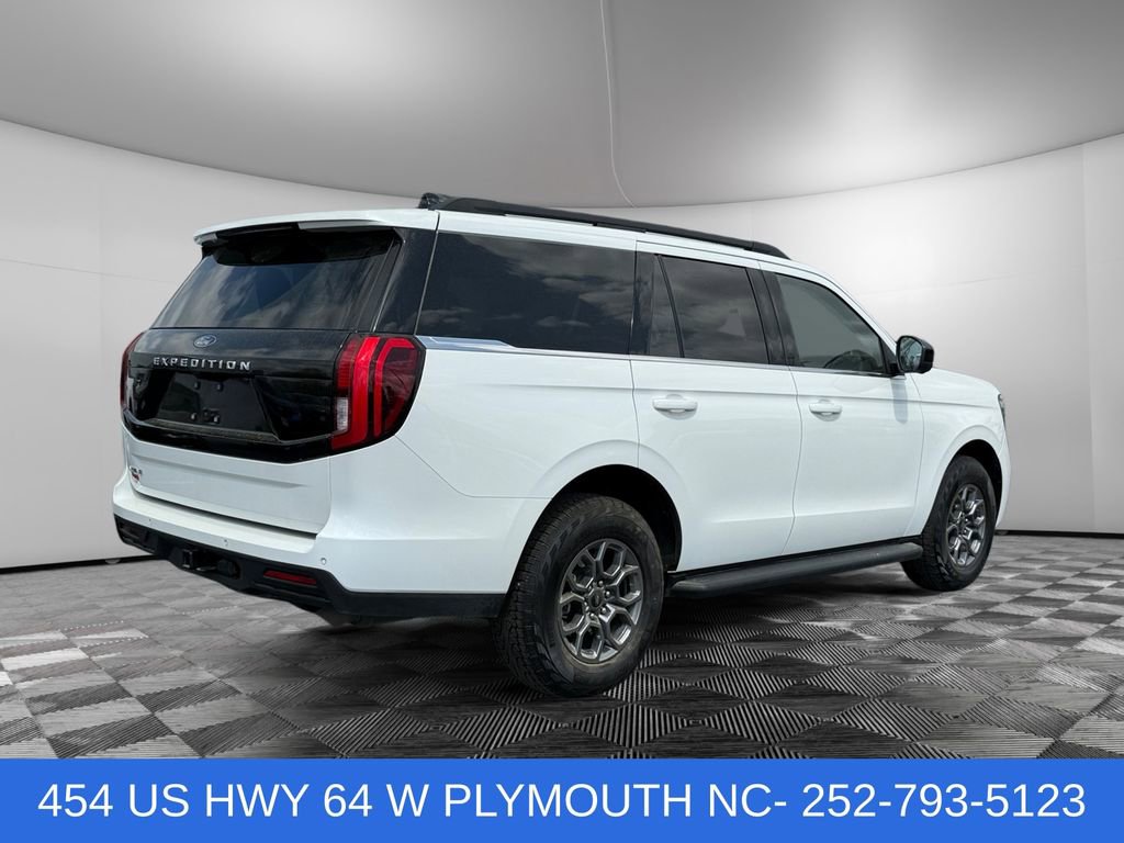 Used 2025 Ford Expedition Active AWD/4WD image 5
