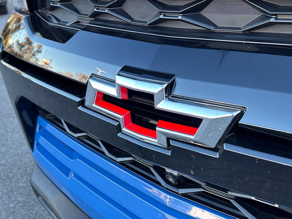 Used 2025 Chevrolet Colorado ZR2 w/ Midnight Edition AWD/4WD image 46