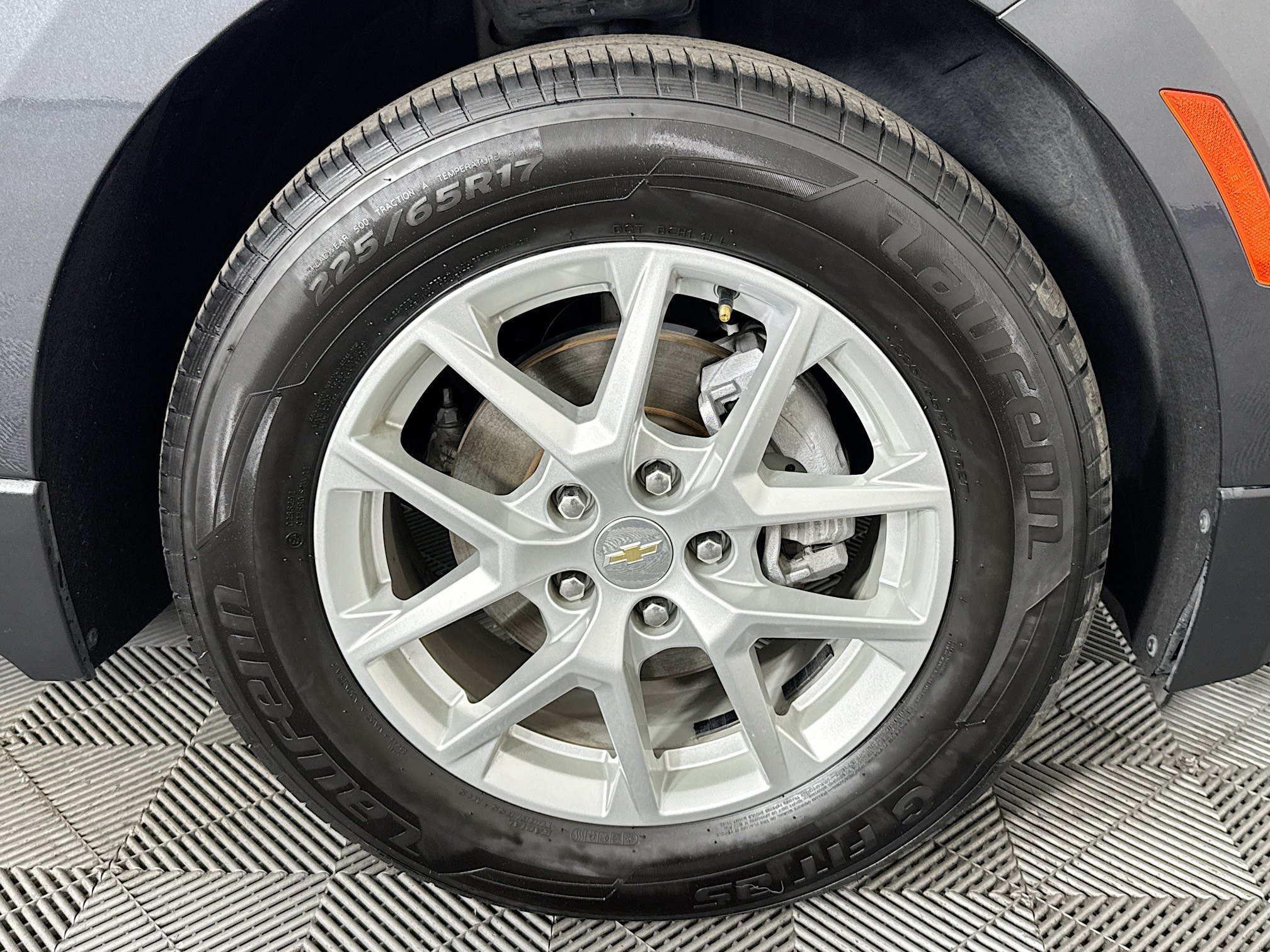 Used 2023 Chevrolet Equinox LT w/ LPO, Floor Liner Package FWD image 56