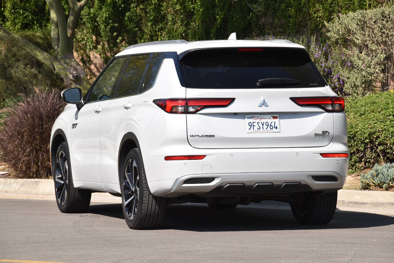 Used 2023 Mitsubishi Outlander SEL AWD/4WD image 11