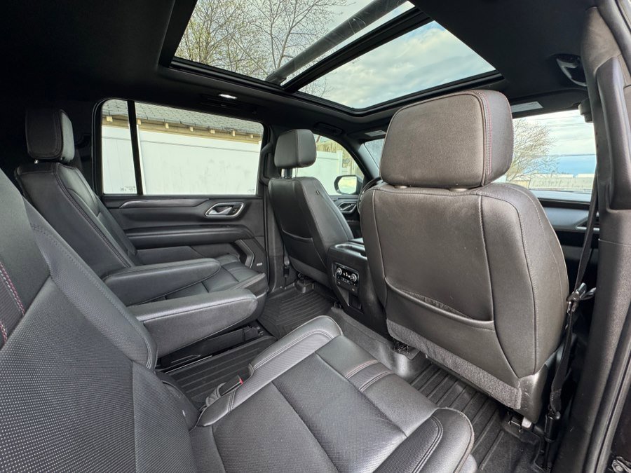 Used 2021 Chevrolet Suburban RST w/ Luxury Package image 37