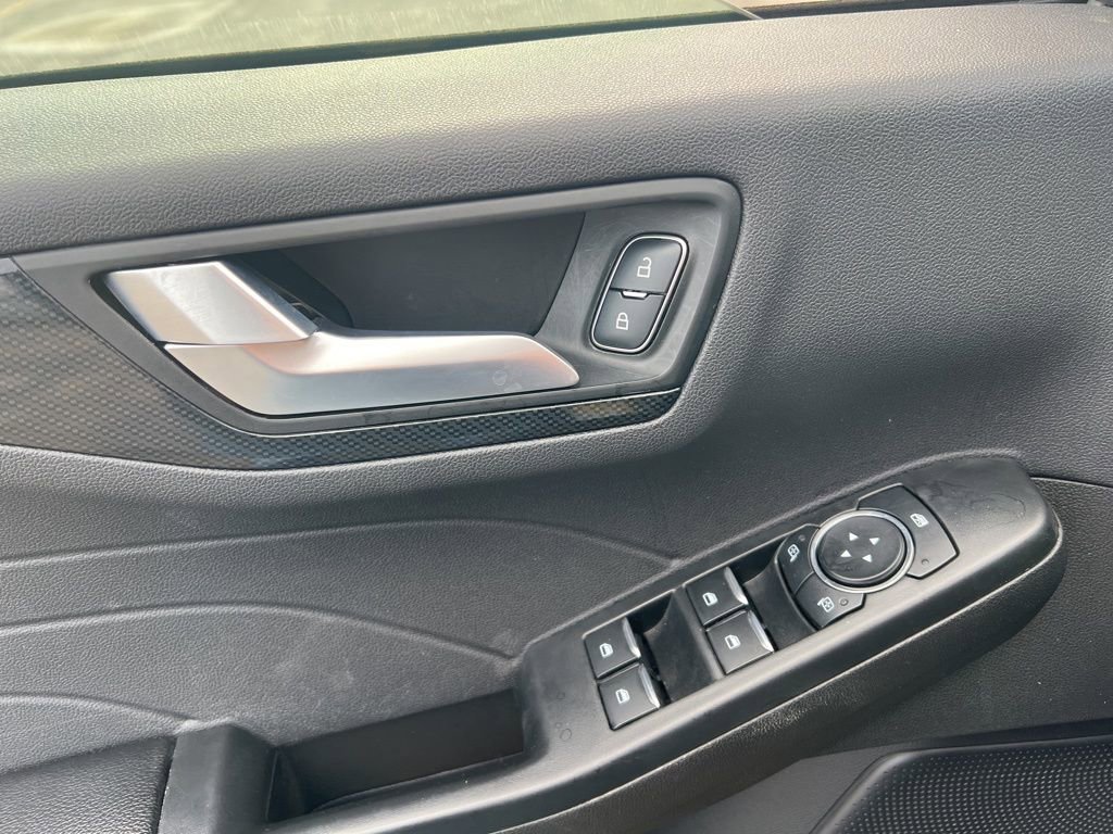 Used 2024 Ford Escape ST-Line image 9