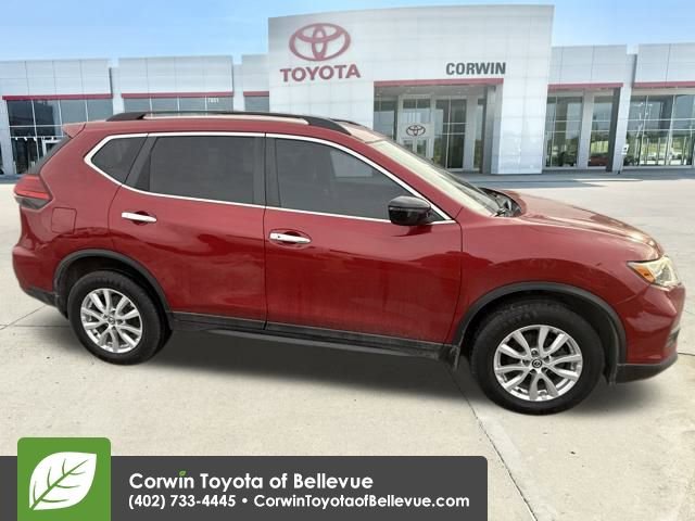 Used 2017 Nissan Rogue SV w/ Midnight Edition image 3