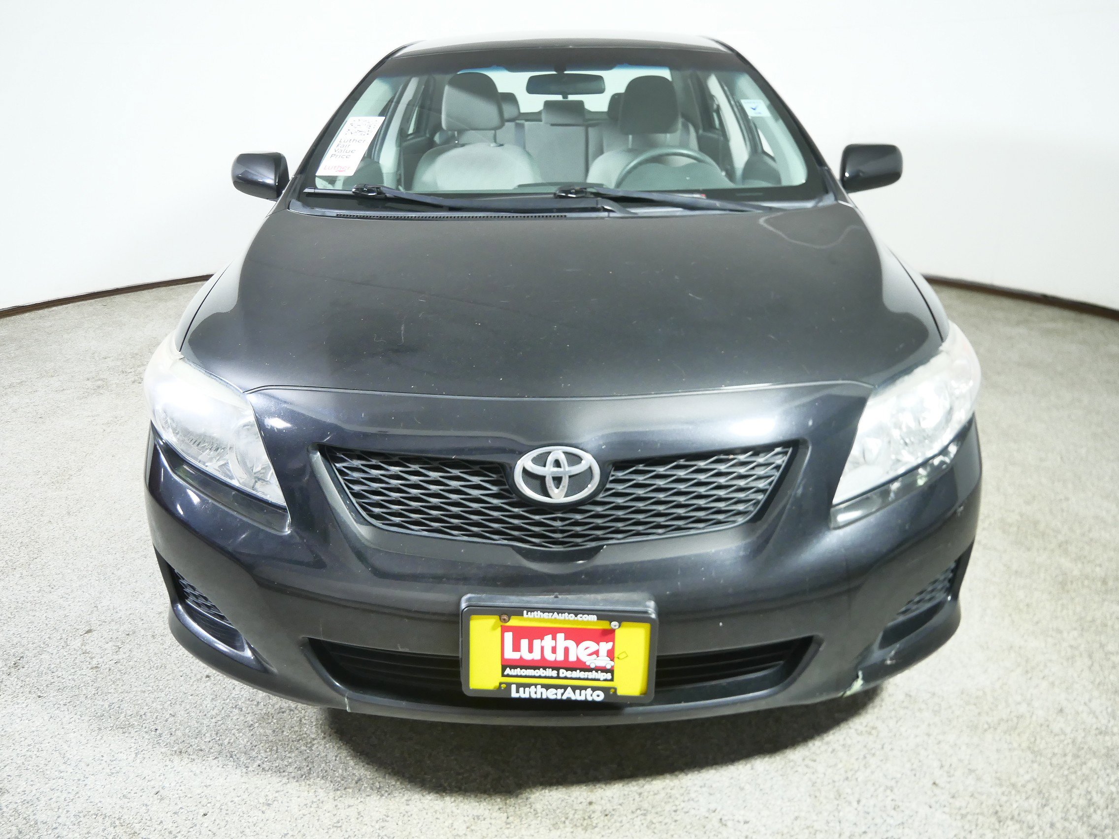 Used 2010 Toyota Corolla LE image 2