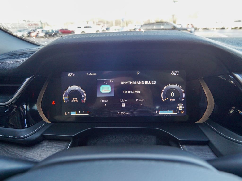 Used 2023 Jeep Grand Cherokee L Limited w/ Luxury Tech Group II image 28