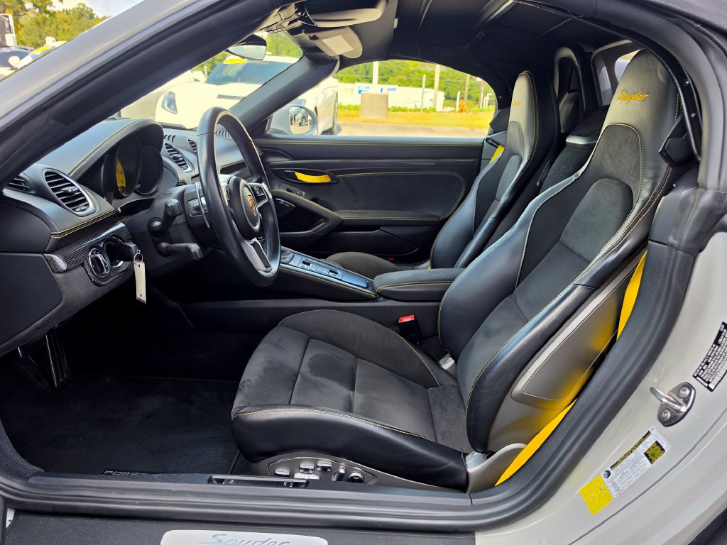Used 2021 Porsche 718 Boxster Spyder RWD image 21