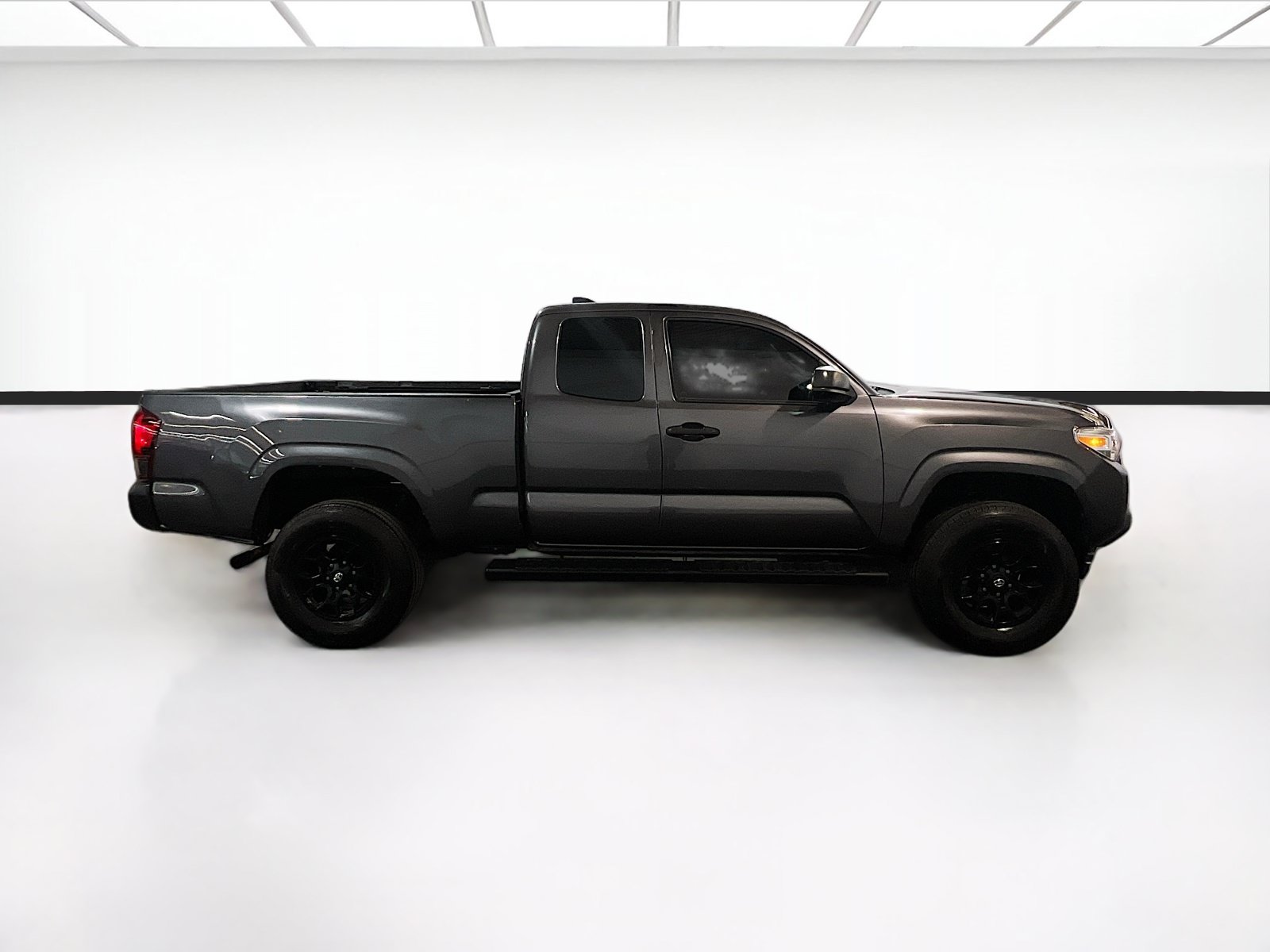 Used 2023 Toyota Tacoma SR AWD/4WD image 21