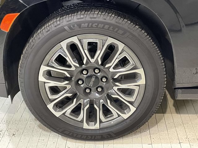 Used 2023 GMC Yukon Denali Ultimate AWD/4WD image 11
