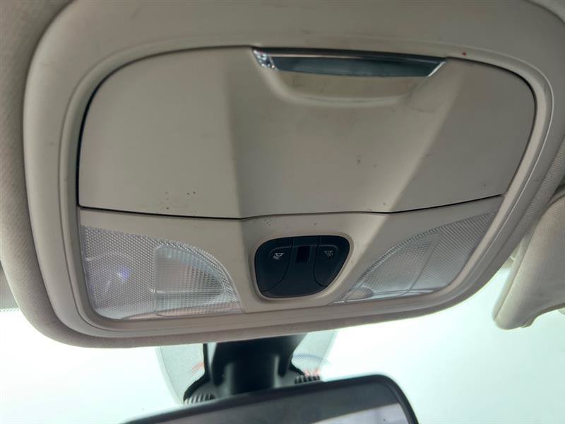 Used 2015 Chrysler 200 Limited w/ Convenience Group FWD image 14