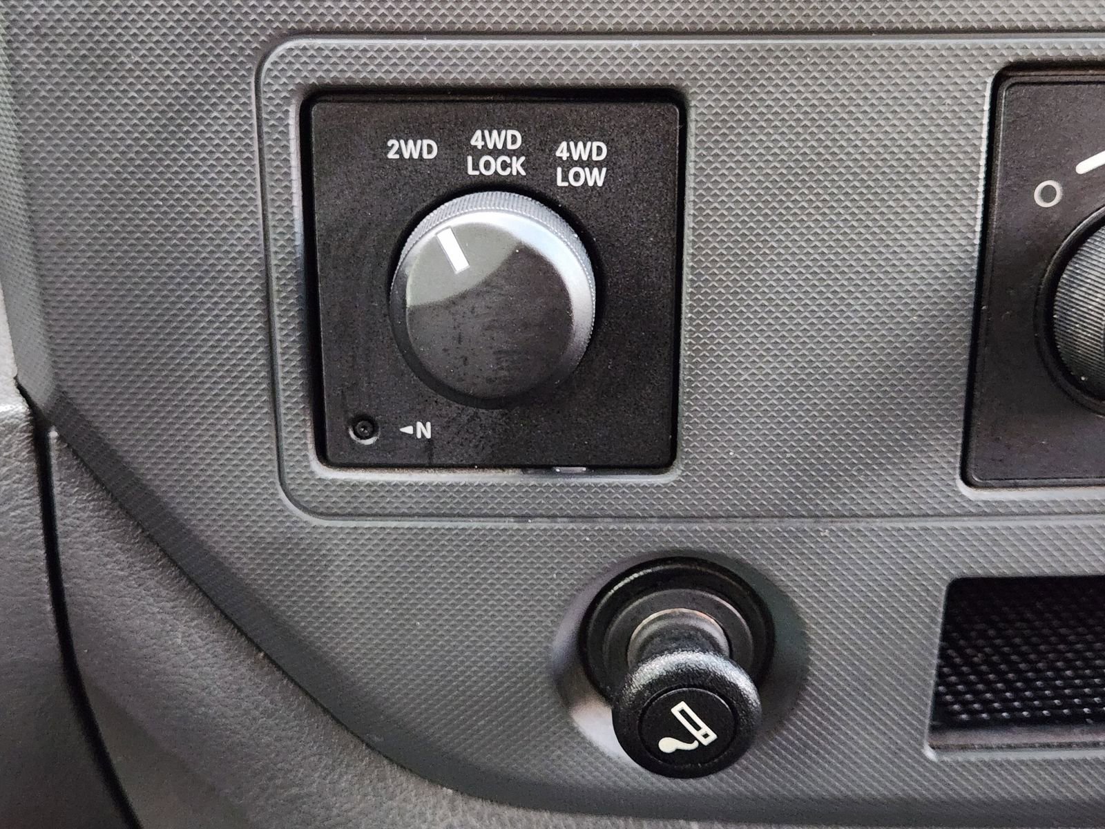 Used 2006 Dodge Ram 2500 Truck SLT image 21