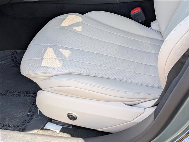 New 2026 Mercedes-Benz E 450 4MATIC Sedan image 4