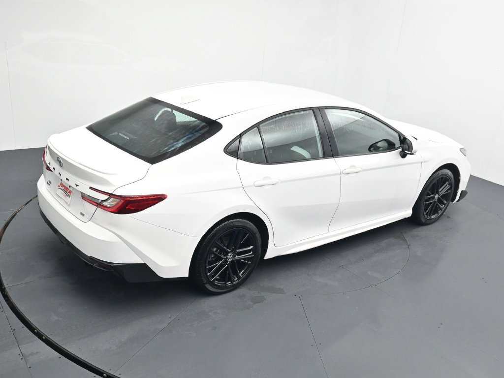 Used 2025 Toyota Camry SE AWD/4WD image 30