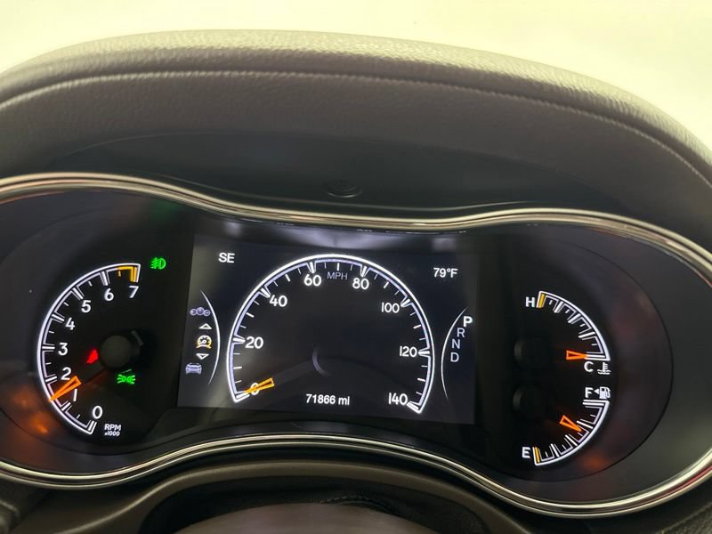 Used 2019 Jeep Grand Cherokee Overland AWD/4WD image 32