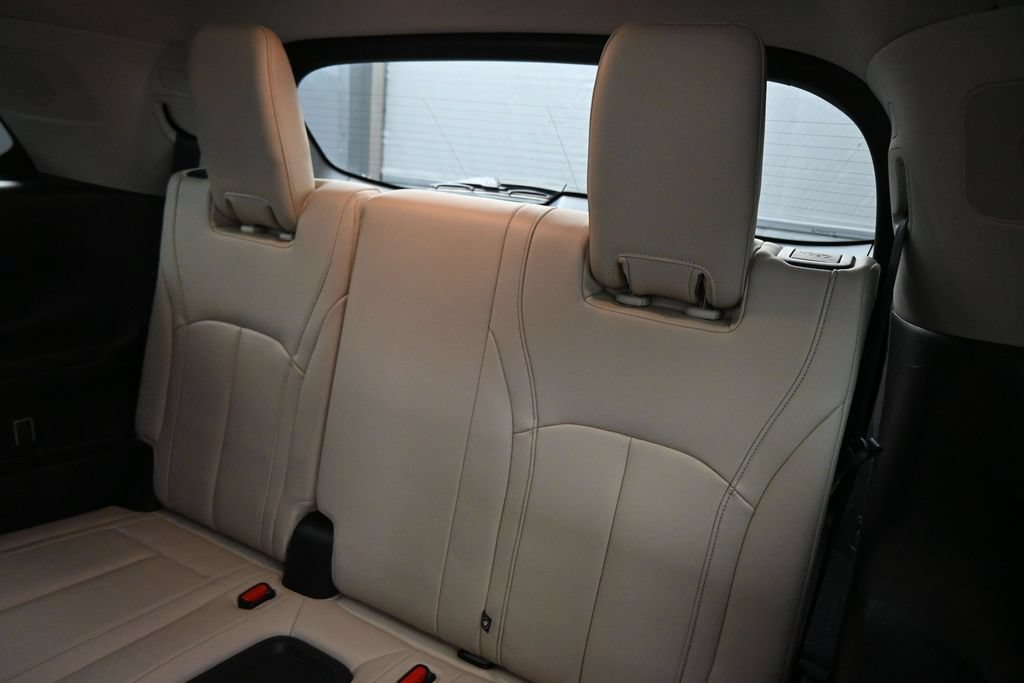 Used 2023 INFINITI QX60 Luxe w/ Cargo Package FWD image 21