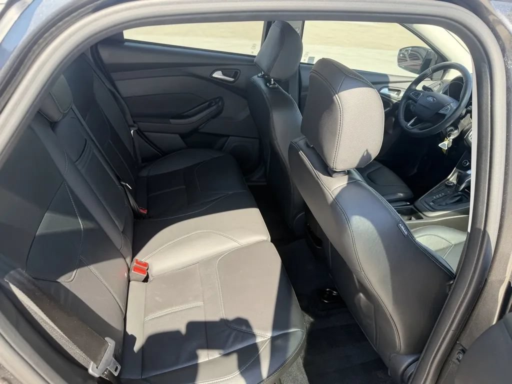 Used 2016 Ford Focus SE w/ Equipment Group 201A FWD image 27