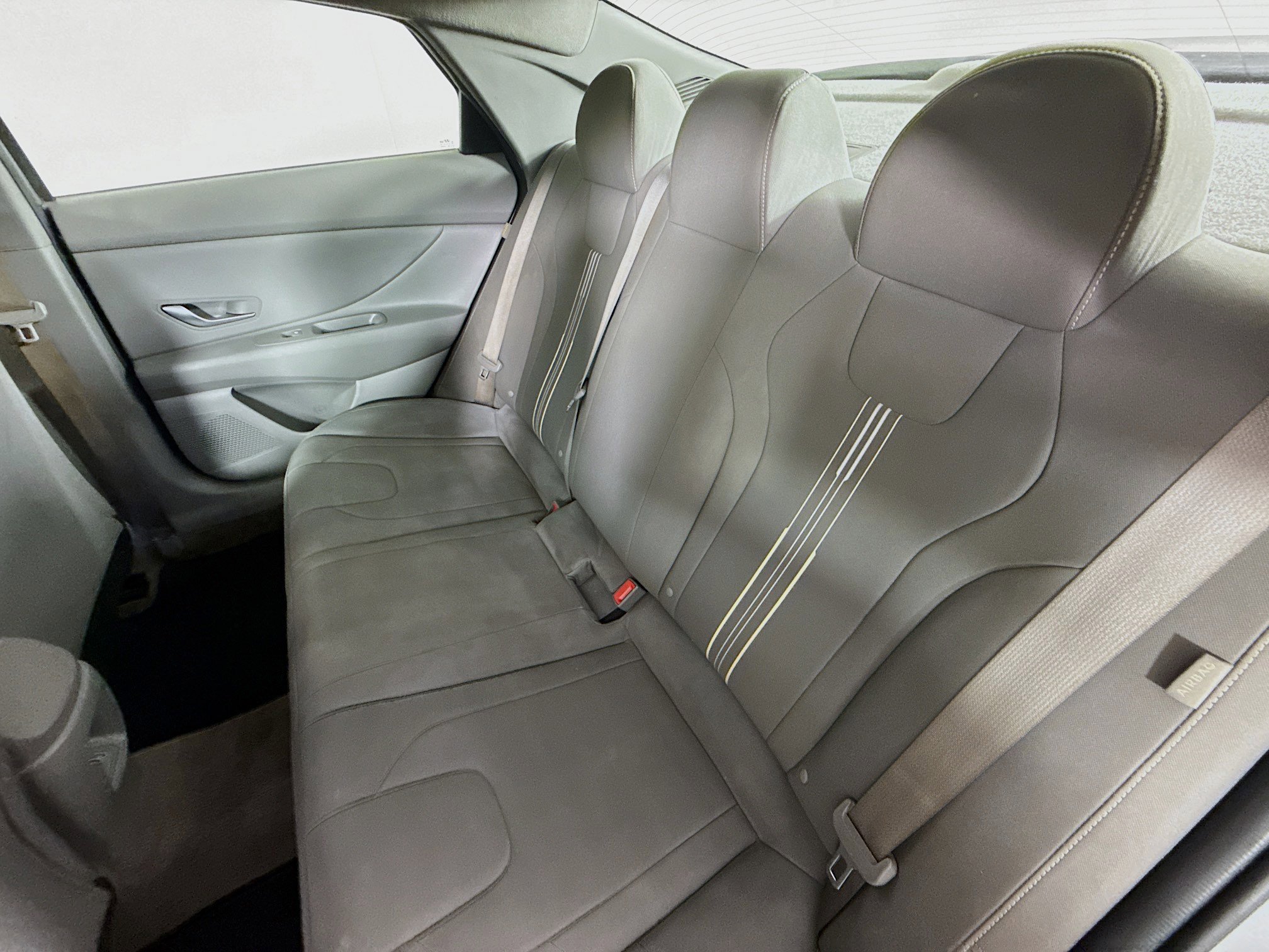 Used 2025 Hyundai Elantra Blue image 27