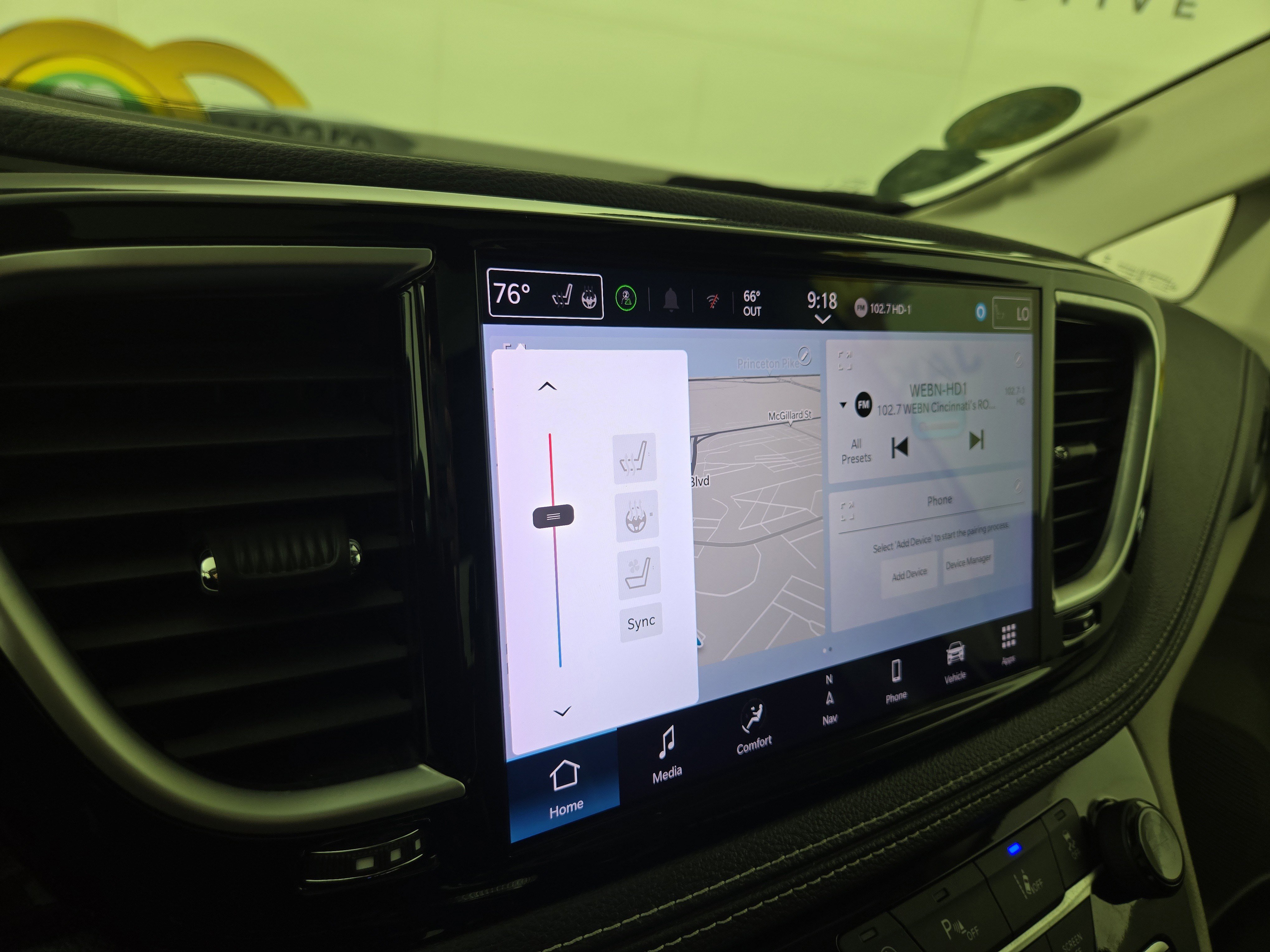 Used 2024 Chrysler Pacifica Limited image 28