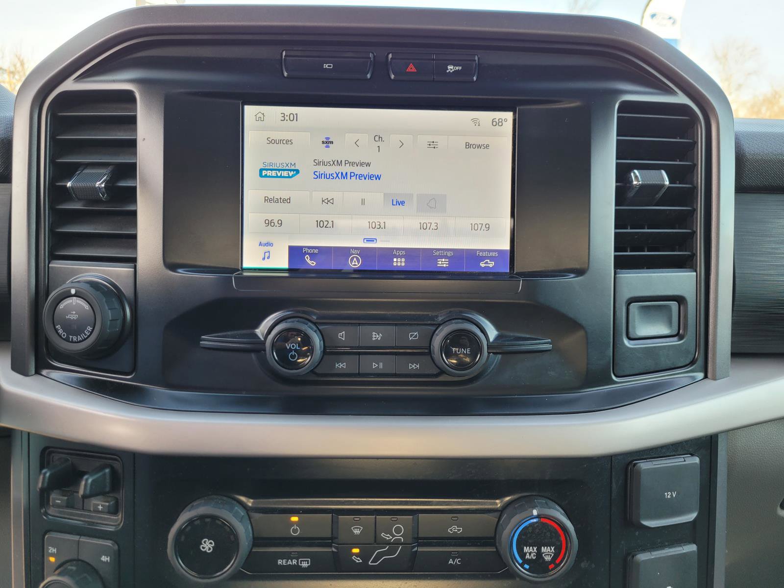 Used 2023 Ford F150 XLT w/ Trailer Tow Package image 25