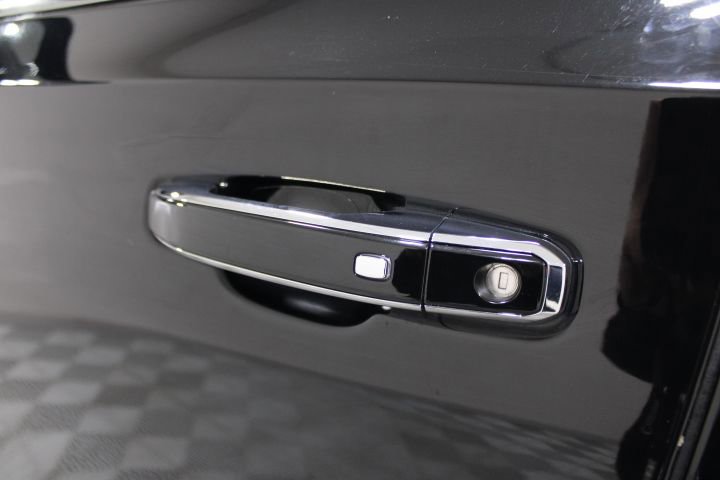 Used 2023 Chevrolet Tahoe High Country AWD/4WD image 18