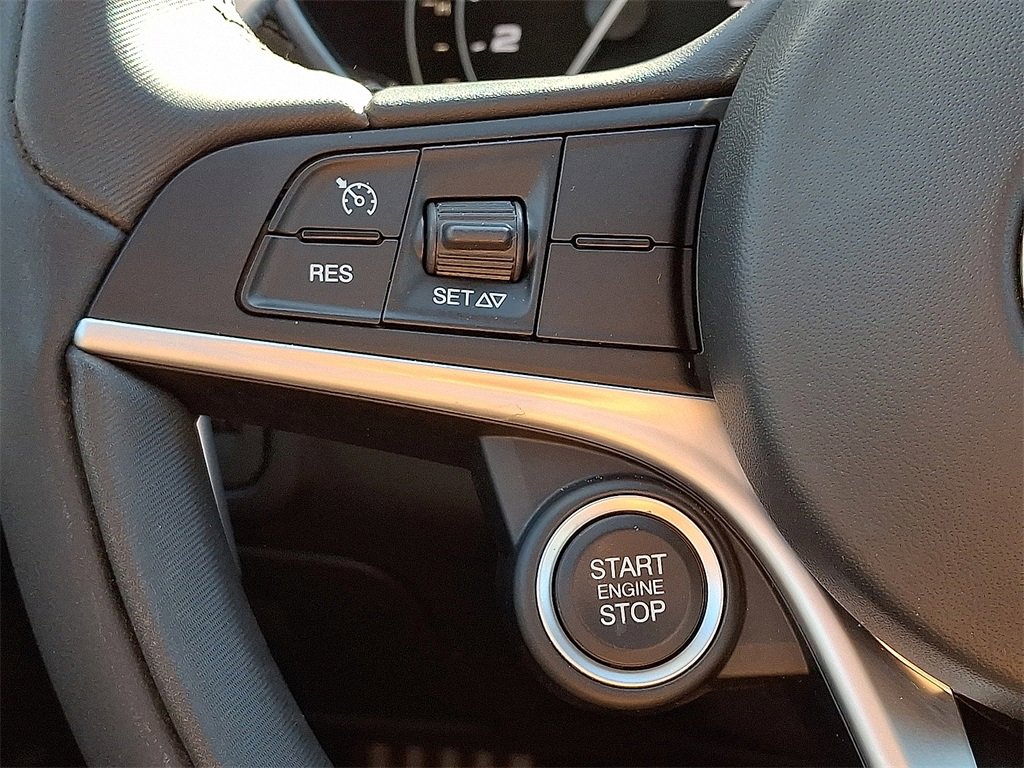 Used 2018 Alfa Romeo Giulia AWD image 17