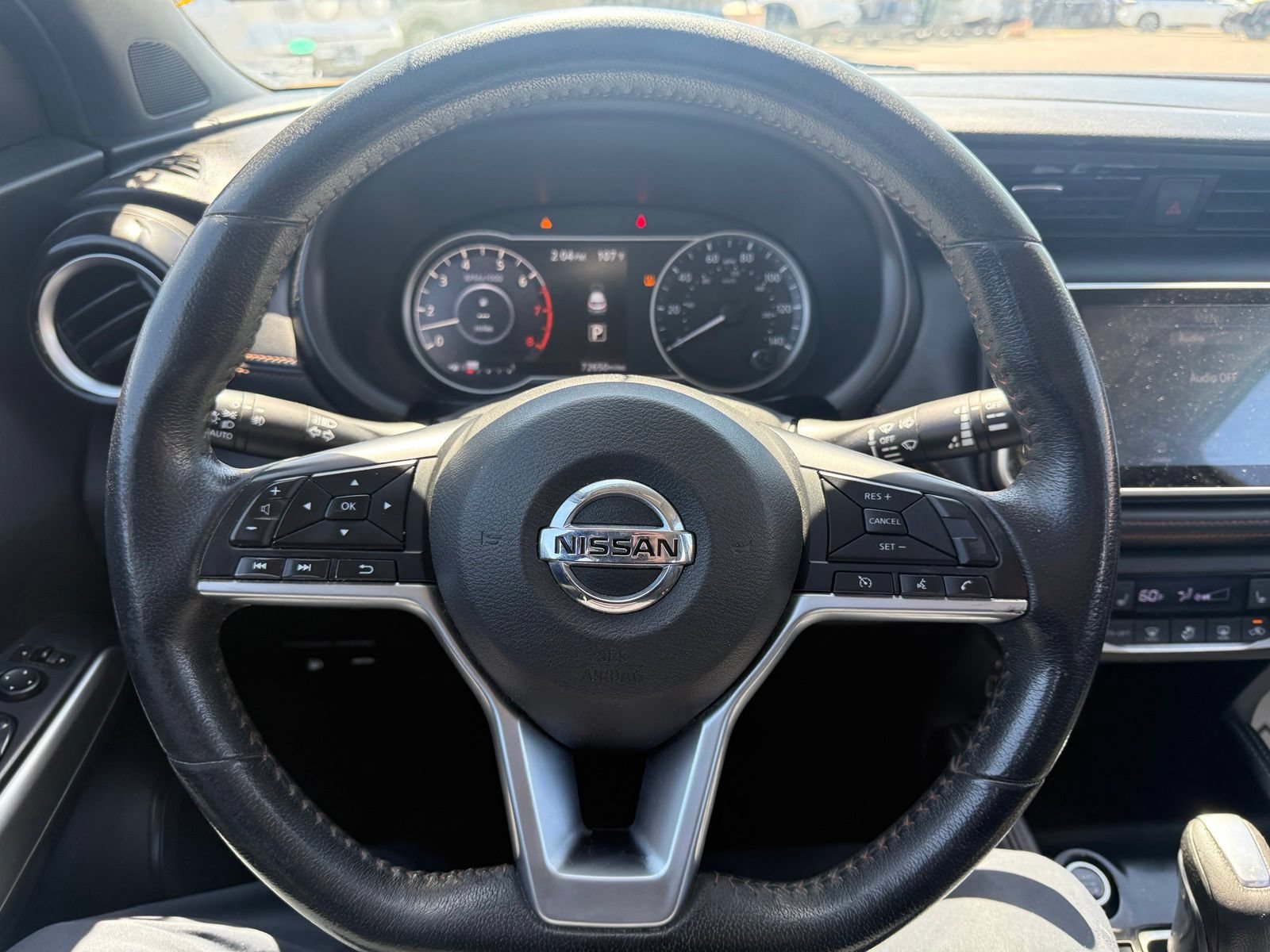 Used 2018 Nissan Kicks SR w/ Premium Package FWD image 18