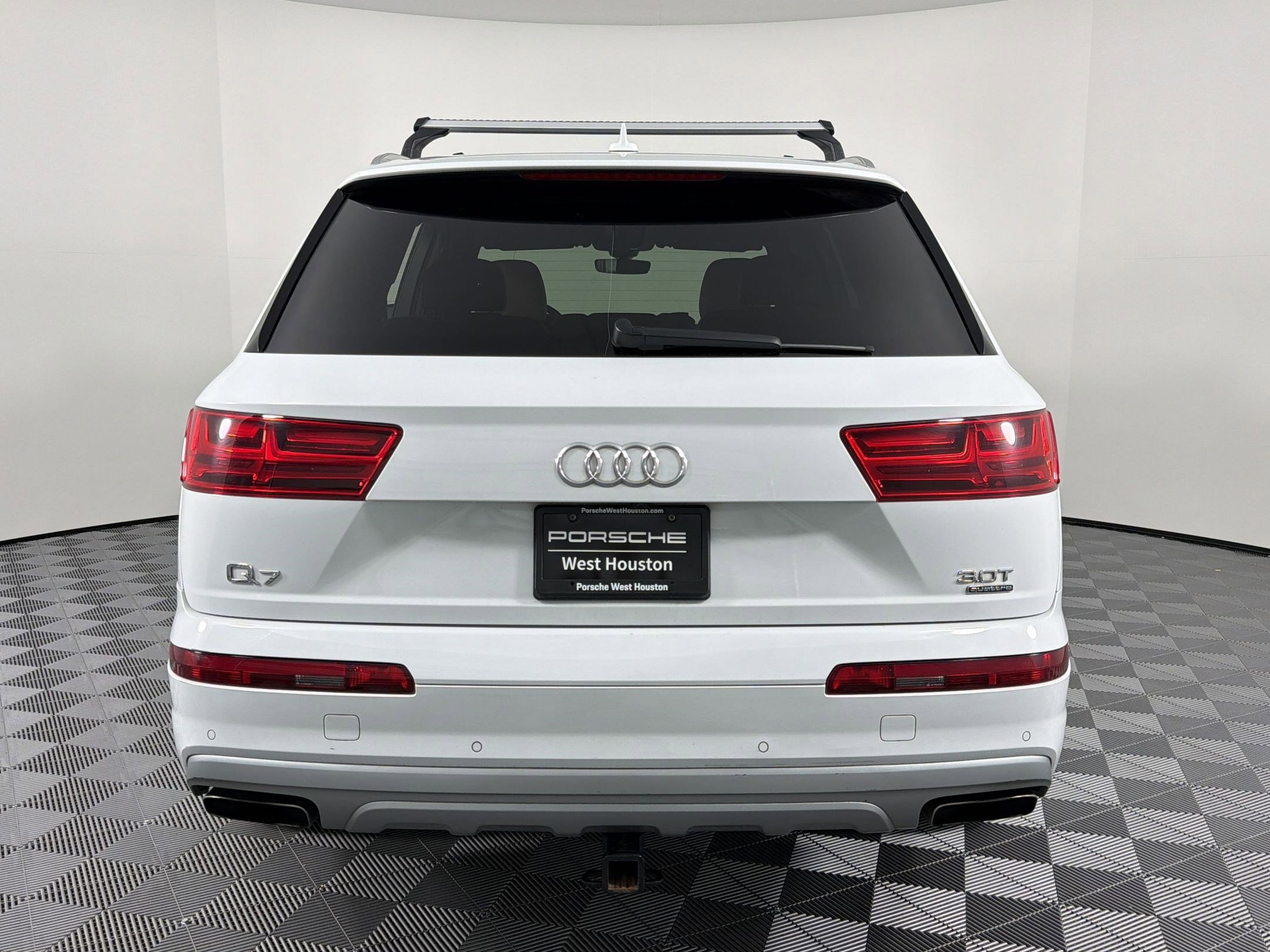Used 2017 Audi Q7 3.0T Prestige image 8