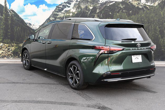 New 2026 Toyota Sienna Platinum image 3