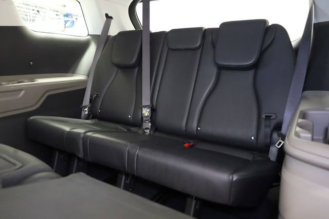 Used 2025 Kia Carnival FWD image 33