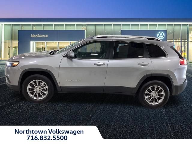 Used 2019 Jeep Cherokee Latitude Plus w/ Comfort/Convenience Group AWD/4WD image 2
