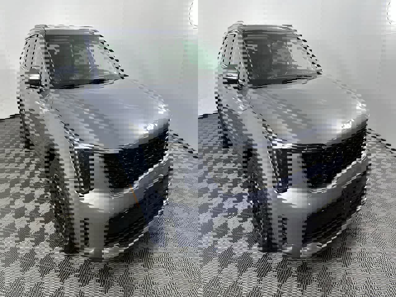 Used 2024 Kia Sorento S image 2