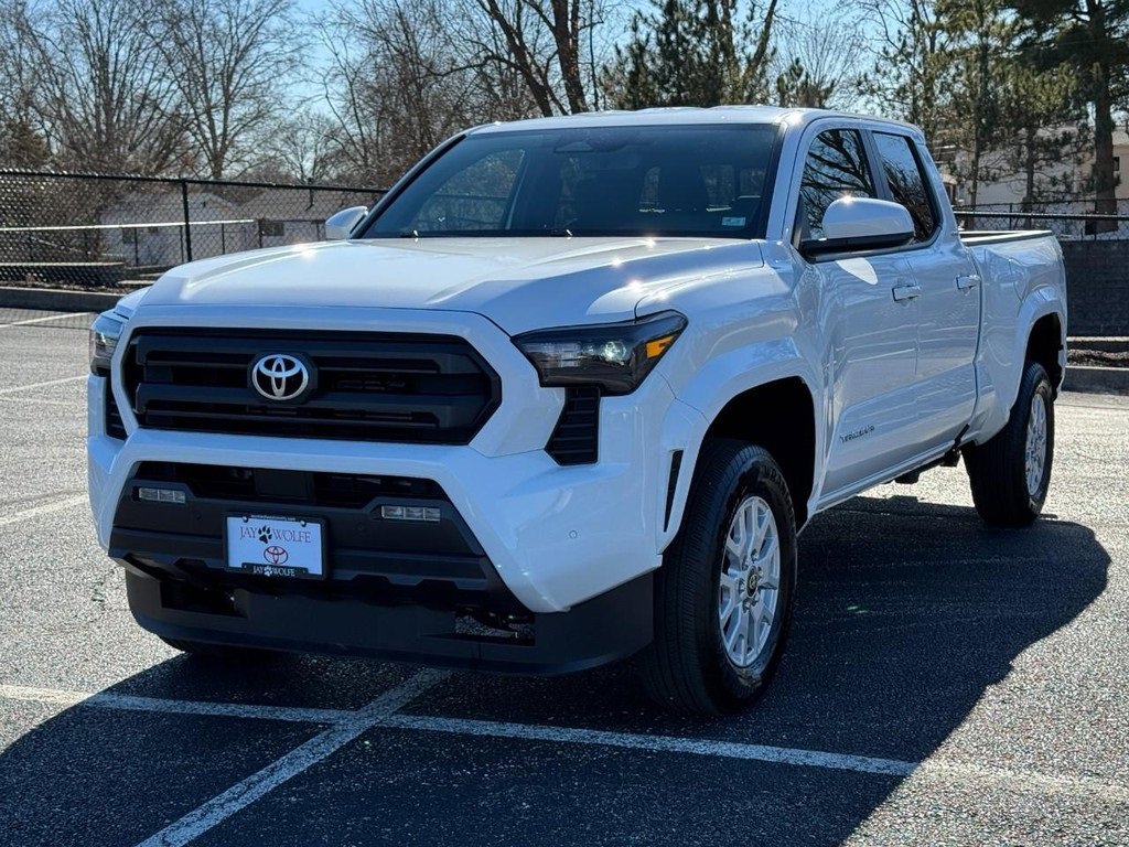 Certified 2025 Toyota Tacoma SR5 image 10