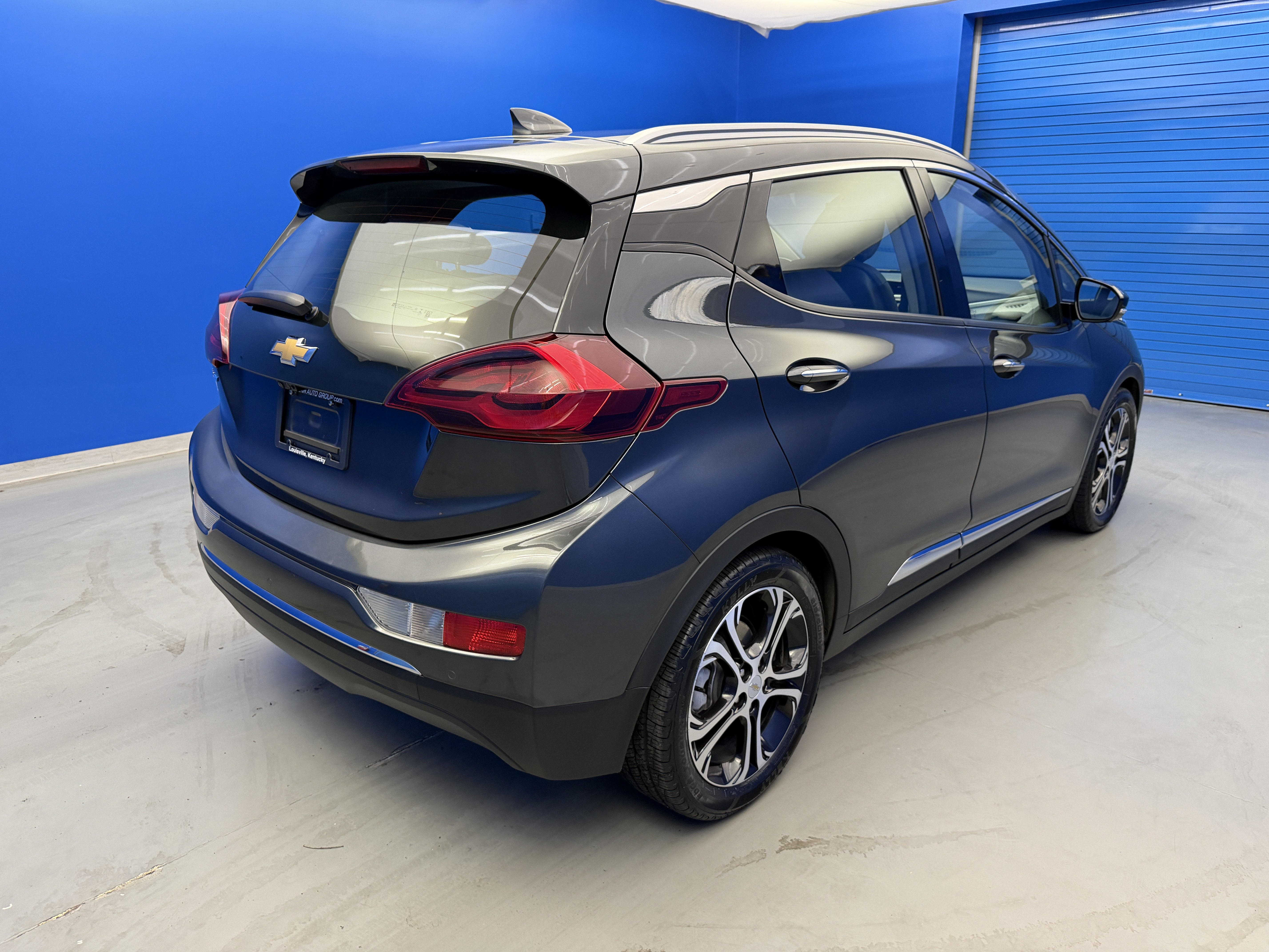 Used 2020 Chevrolet Bolt Premier w/ Infotainment Package FWD image 7