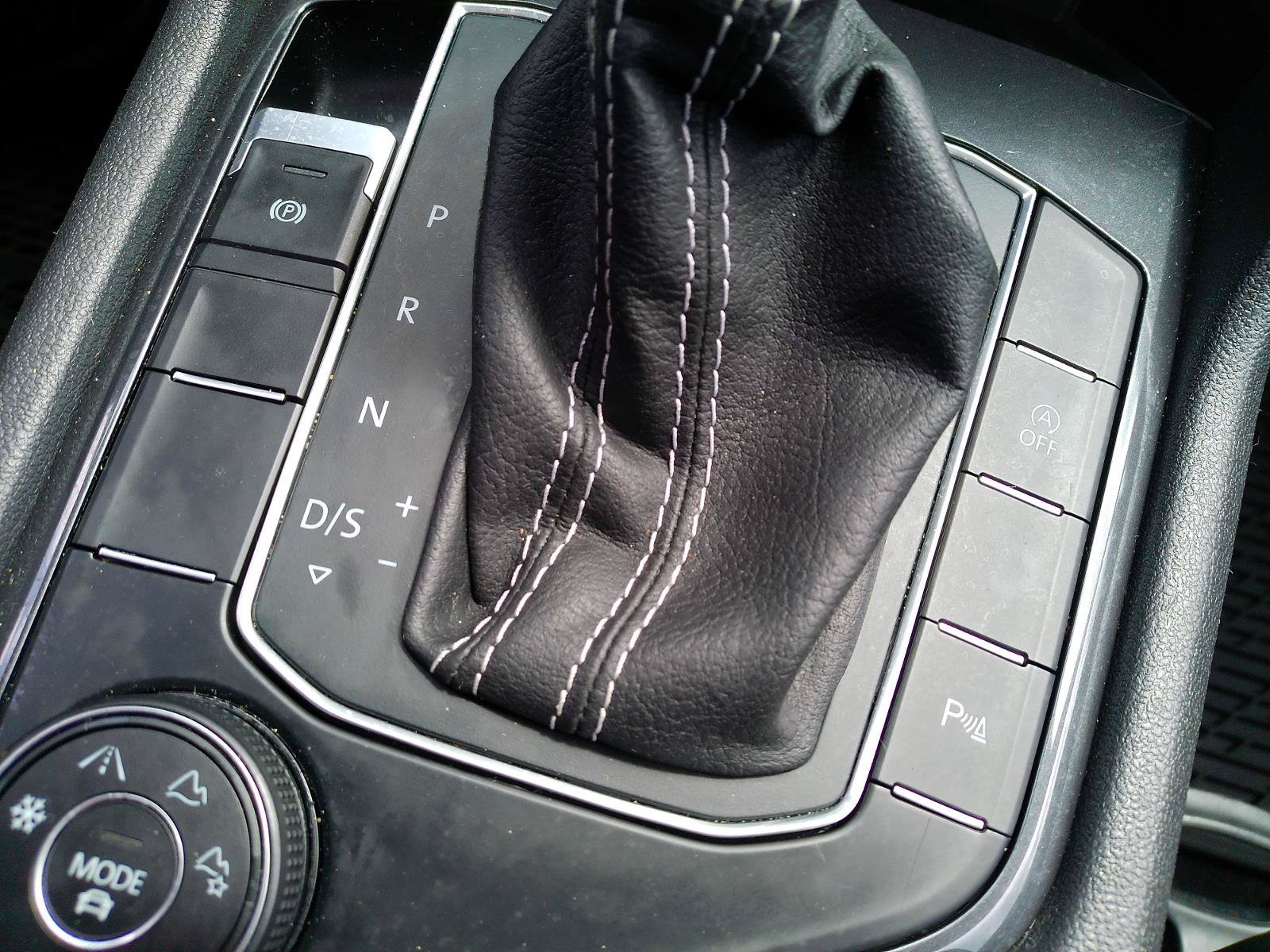 Used 2021 Volkswagen Tiguan SE R-Line AWD/4WD image 12
