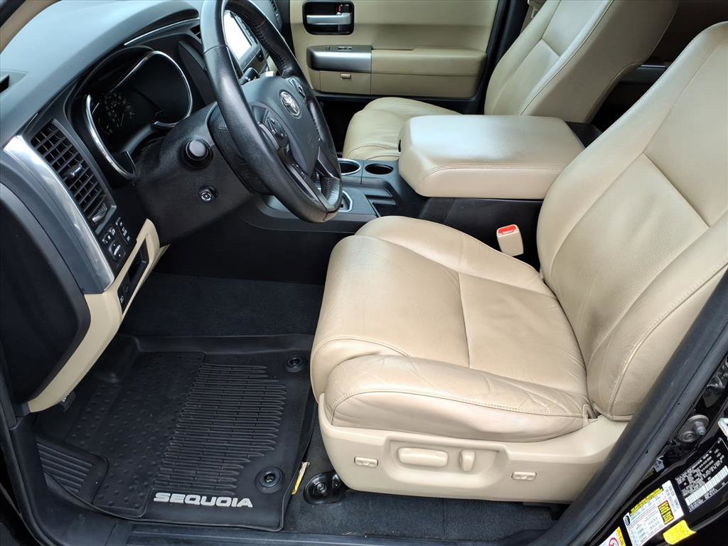 Used 2020 Toyota Sequoia Limited w/ Safety & Convenience Package image 11