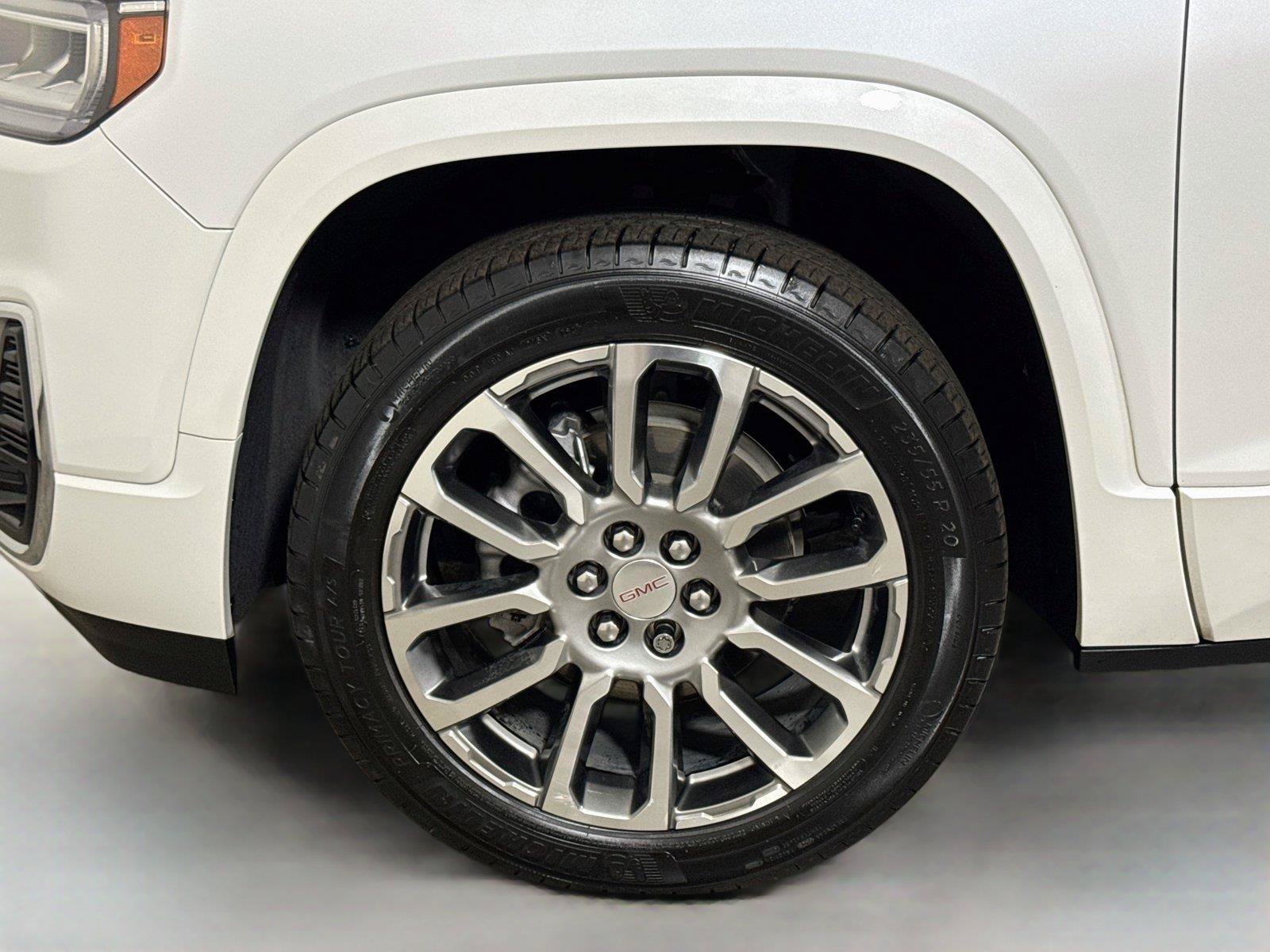 Certified 2023 GMC Acadia Denali w/ Denali Technology Package FWD image 32