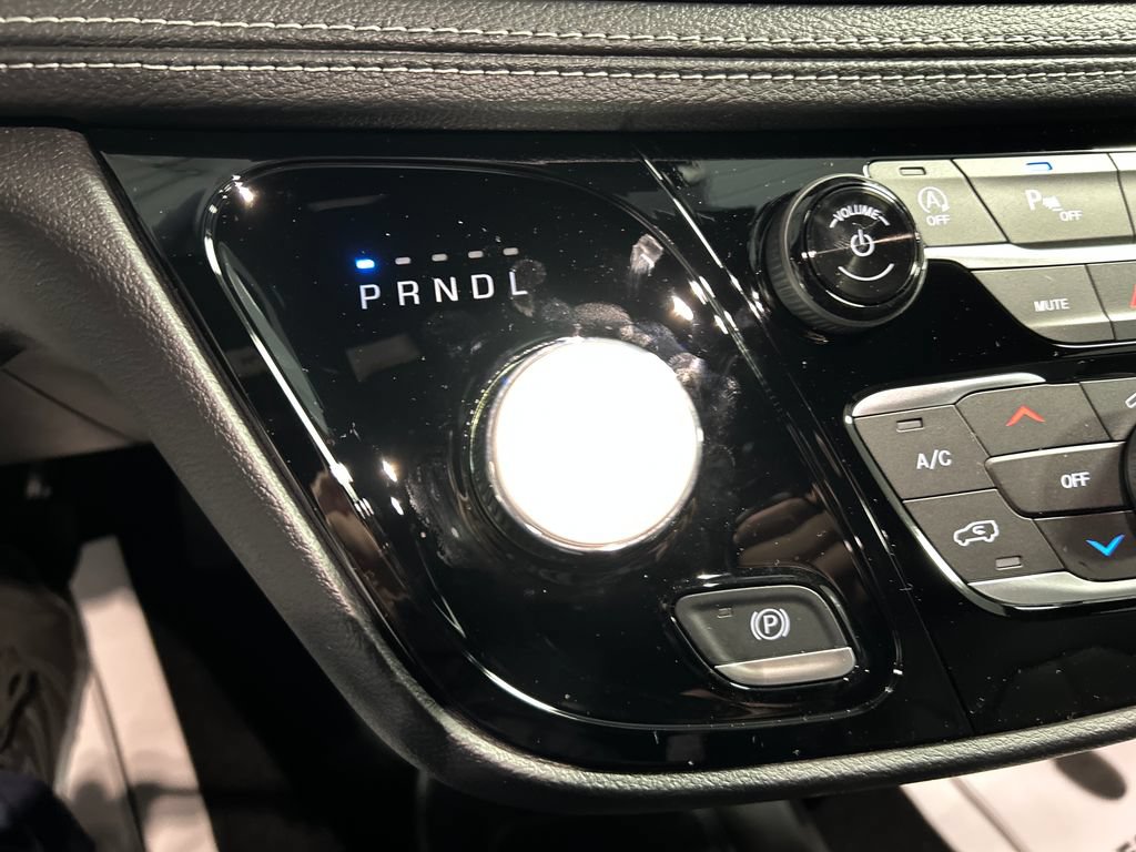 New 2027 Chrysler Pacifica Select w/ Family Tech Group FWD image 18