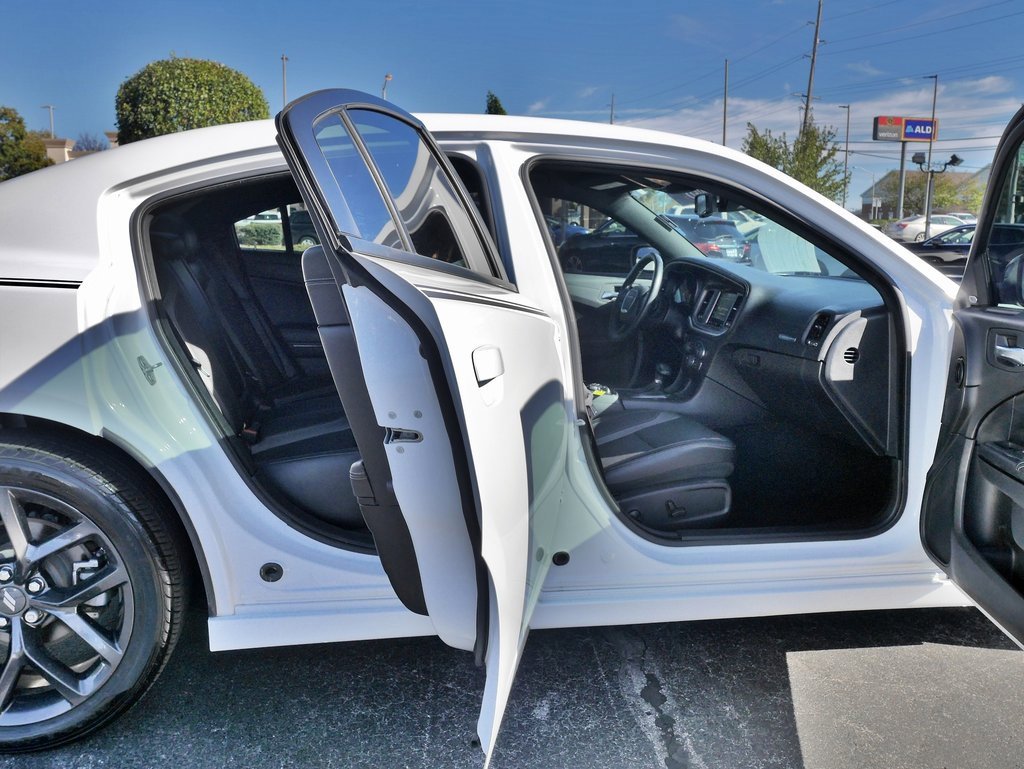 Used 2022 Dodge Charger SXT w/ Plus Group image 10