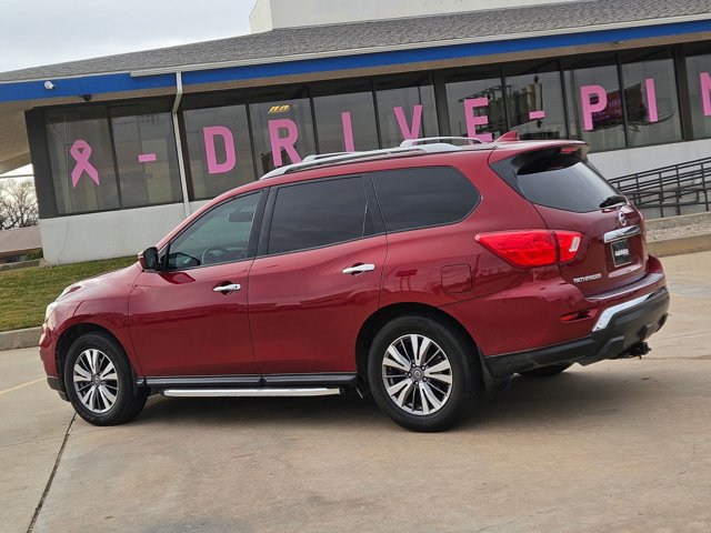 Used 2020 Nissan Pathfinder SV image 8