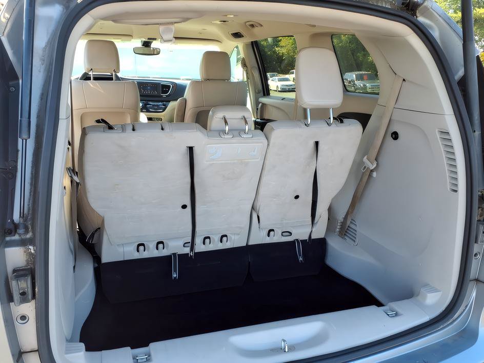 Used 2021 Chrysler Voyager Lxi FWD image 10