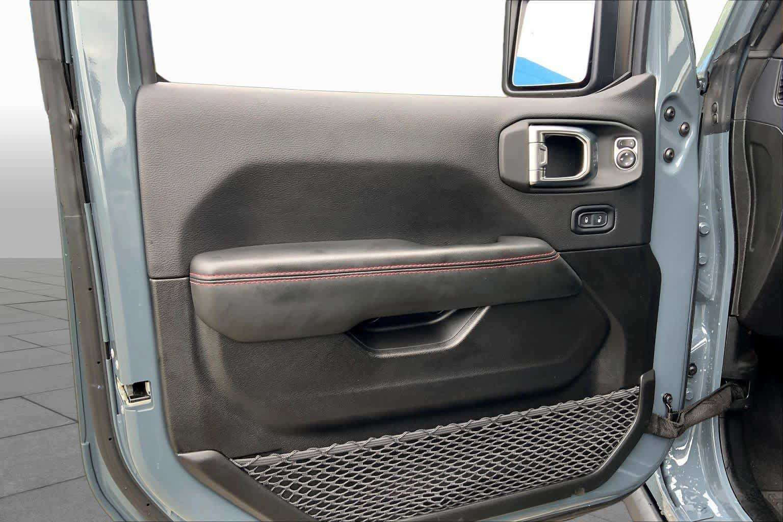 Used 2025 Jeep Wrangler Unlimited Rubicon AWD/4WD image 22