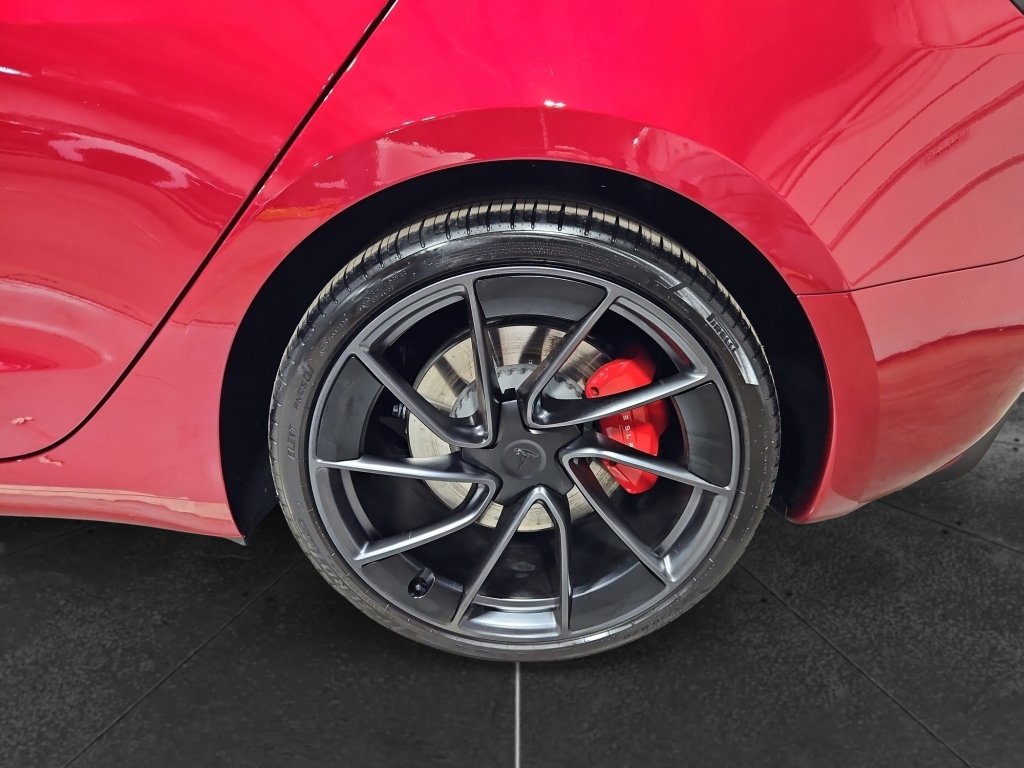 Used 2025 Tesla Model 3 Performance AWD/4WD image 32