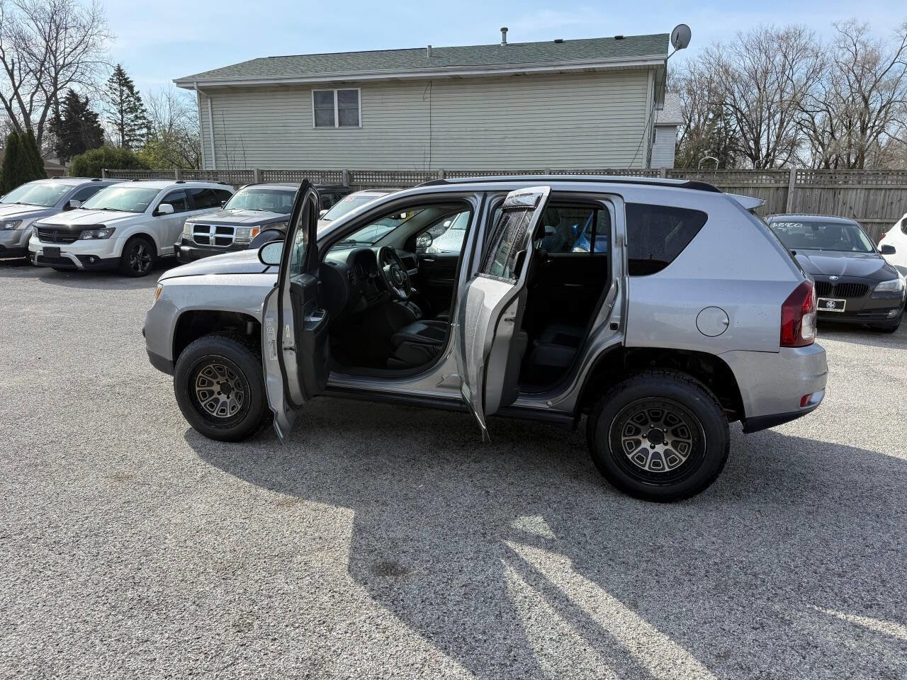 Used 2017 Jeep Compass Latitude image 13